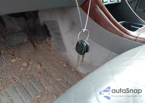 2004 Toyota Camry Xle V6 from USA, damaged, VIN 4T1BF30K44U071433